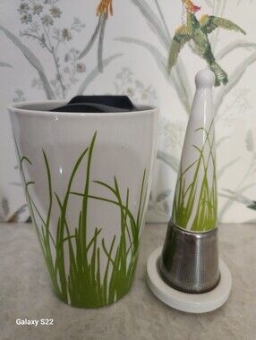 Teaforte White Ceramic Tumbler and Tea Infuser Set with Green Grass Motif